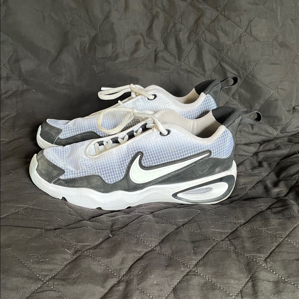 Nike Black and White Athletic Shoes